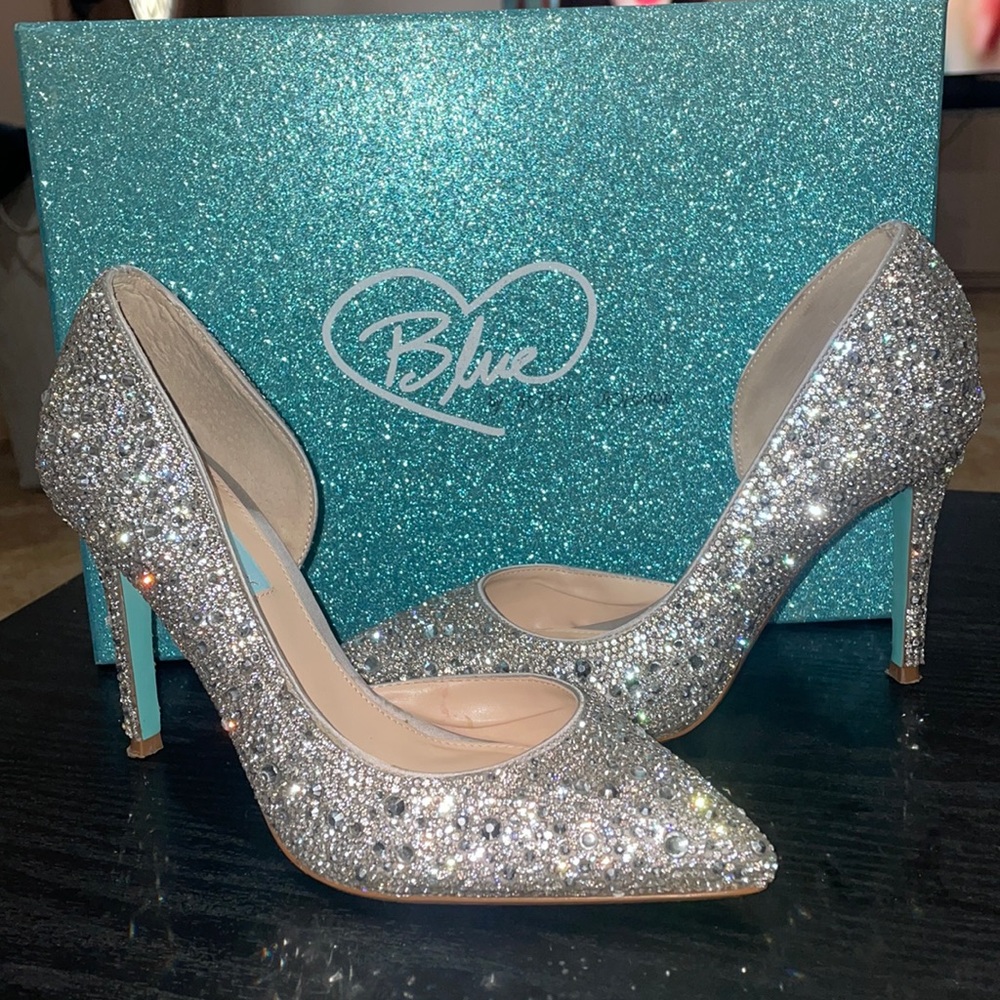 Betsy Johnson glittered pumps